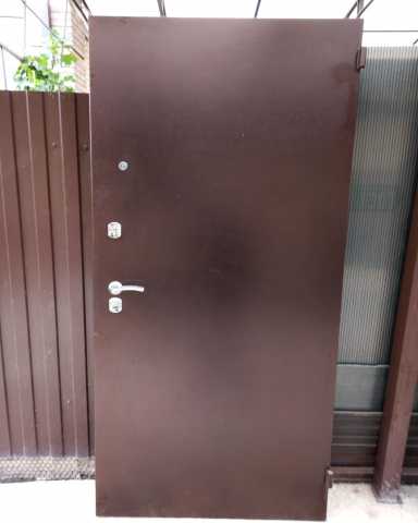 Продам: Входная металлическая дверь