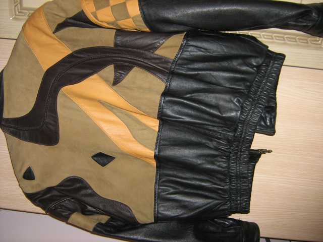 Продам: Куртка женская кожаная