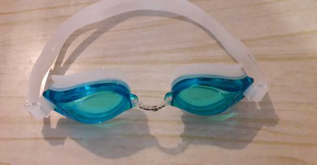Продам: Очки для плавания
