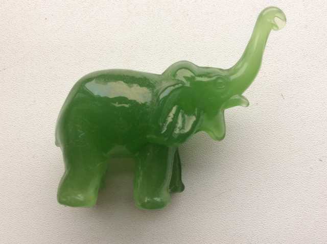 Куплю: Зелёный стеклянный слон
