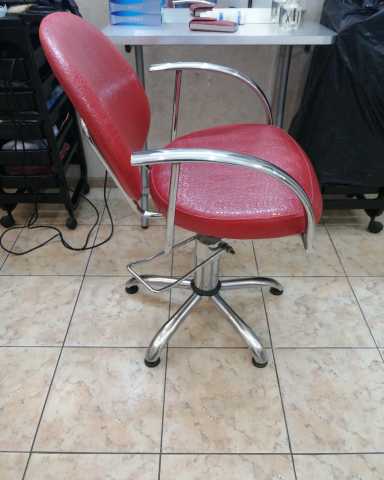 Продам: Кресло парикмахерское