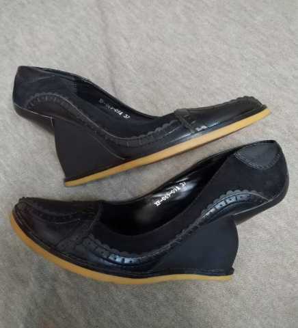 Продам: Туфли черная кожа необычные и изящные 37