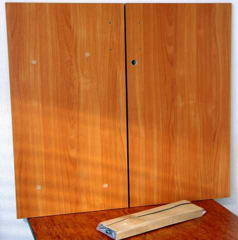 Продам: Двери мебельные (цвет вишня) с фурнитуро