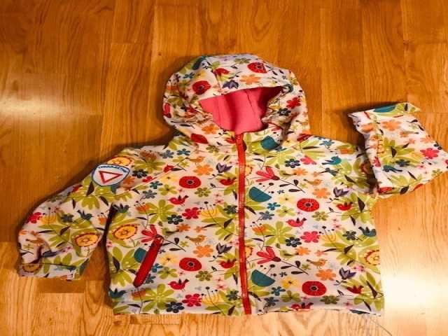 Отдам даром: Детская куртка для девочек от 4 до 5 лет