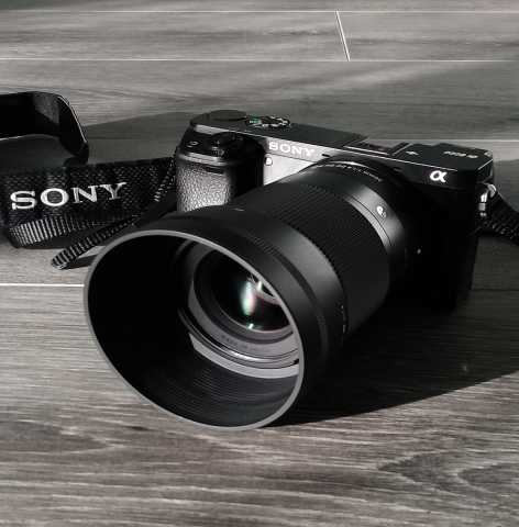 Продам: Sony alpha 6000kit + объектив sigma 30mm