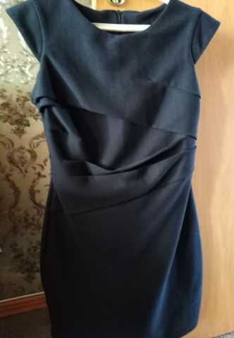 Продам: Силуэтное женское платье трикотаж бренд