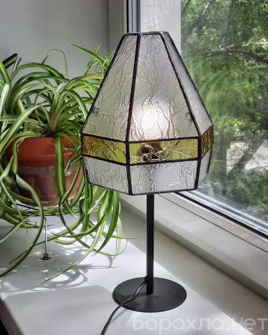 Продам: Настольная лампа из стекла в стиле Тиффа