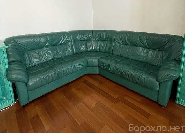 Продам: Кожаный угловой диван