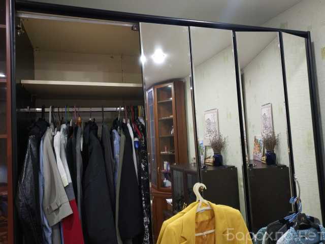 Продам: Шкаф для одежды с зеркальным фасадом 171