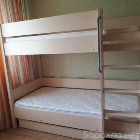 Продам: Двухъярусная кровать с матрасами (Подроб