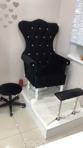 Продам: Педикюрное кресло и стул мастера