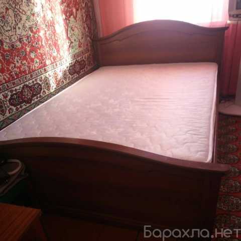 Продам: кровать двухспальная с матрацом