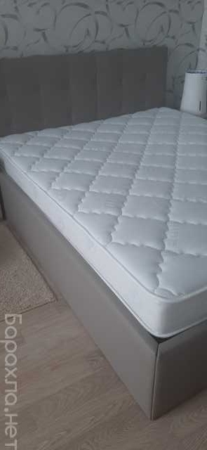 Продам: Кровать с матрасои