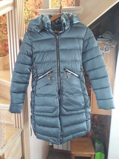 Продам: Пальто на девочку 10-15 лет 44 размер