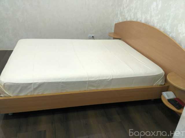 Продам: двуспальная кровать с матрацем