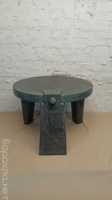 Продам: Дизайнерский журнальный стол из дерева