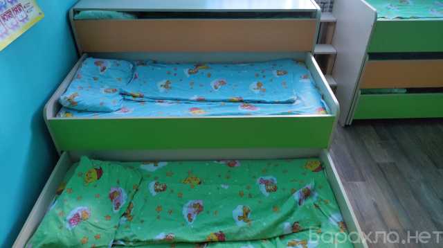 Продам: Осталось две трехъярусные детские кроват
