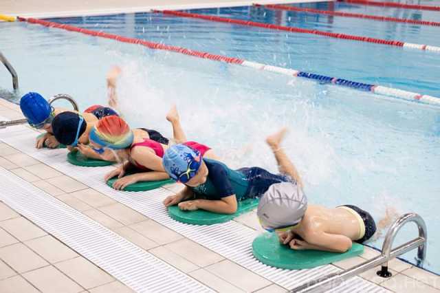 Предложение: БЕСПЛАТНОЕ занятие по плаванию для детей