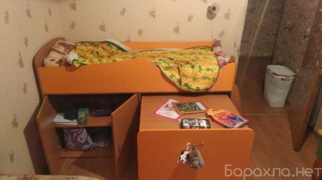 Продам: Детская кровать с местом для хранения