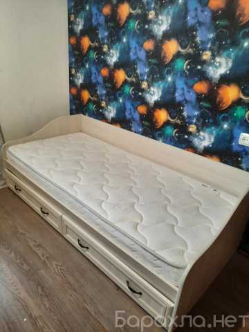 Продам: Кровать 0,9 на 2 метра с матрасом