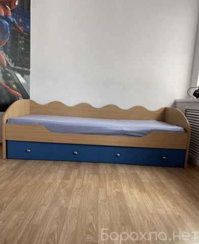 Продам: Кровать детская + письменный стол