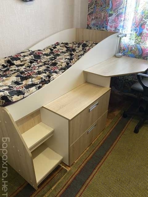 Продам: Кровать-чердак со столом