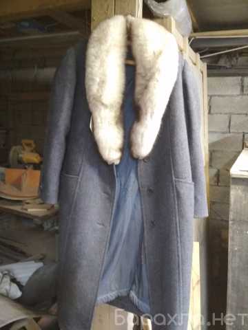 Продам: Пальто - воротник песец