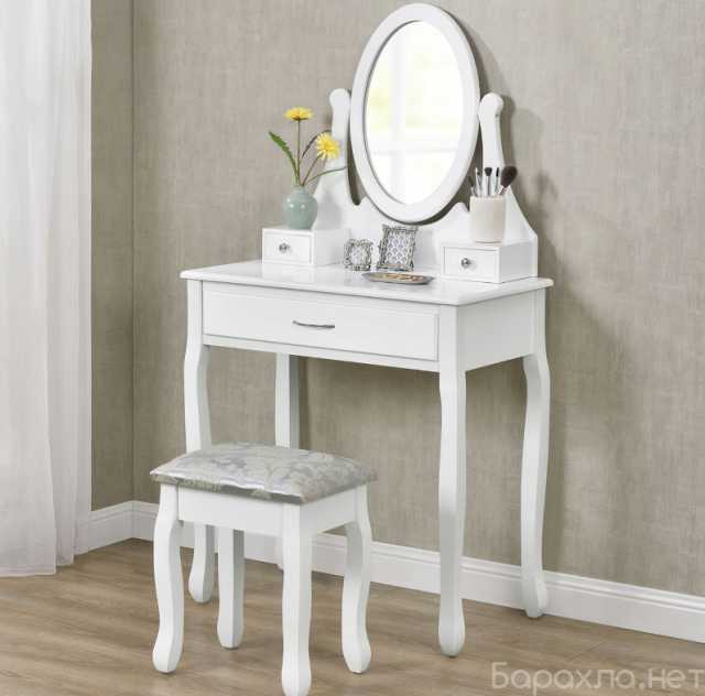 Продам: Туалетный столик с зеркалом