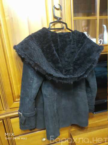 Продам: Куртка Дубленка чёрная капюшон 44