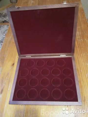 Продам: Деревянная коробка на 19 монет яч 44 мм