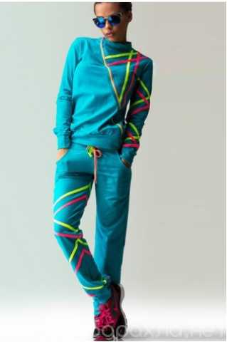 Продам: Голубой спортивный костюм с манжетами