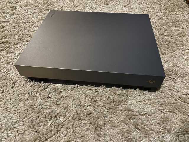 Продам: Xbox one x