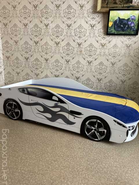 Продам: Детская кровать машина