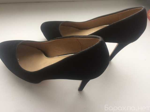 Продам: Черные туфли на шпильке 39 (24 см)