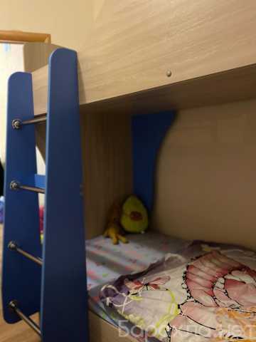 Продам: Двухъярусная кровать детская с матрасами