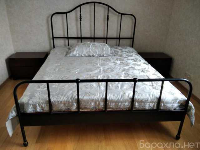 Продам: Кровать с матрасом и наматрасником, комо