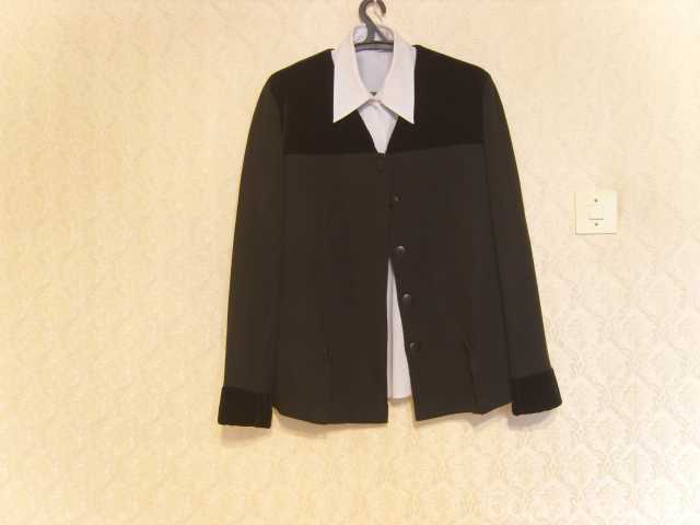Продам: женский жакет размер 50-52 с блузкой