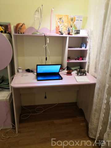 Продам: Письменный стол для детской комнаты