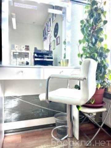 Продам: Стол визажиста со светом и розеткой+ ком