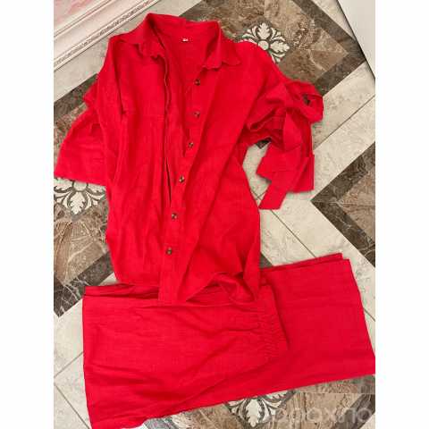 Продам: Красный костюм