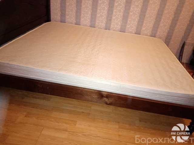 Продам: Кровать двухспальная с матрацем