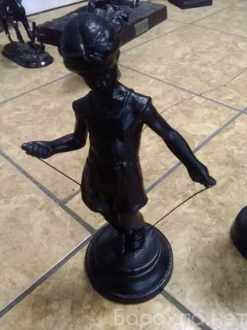 Продам: Скульптура девочки школьницы чугун