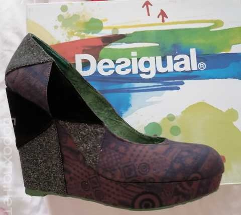 Продам: Туфли Desigual (новые с коробкой)