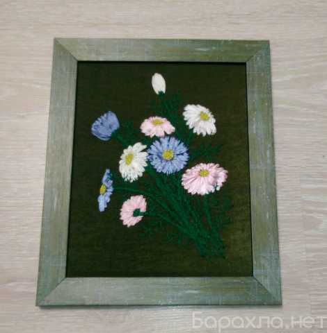 Продам: Картина вышитая цветы