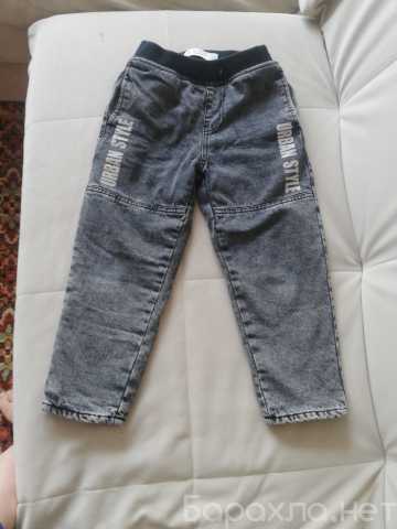 Продам: Утепленные джинсы на мальчика 5/6 лет