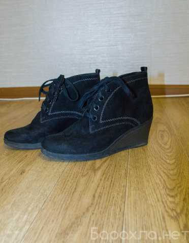 Продам: Ботинки замшевые женские