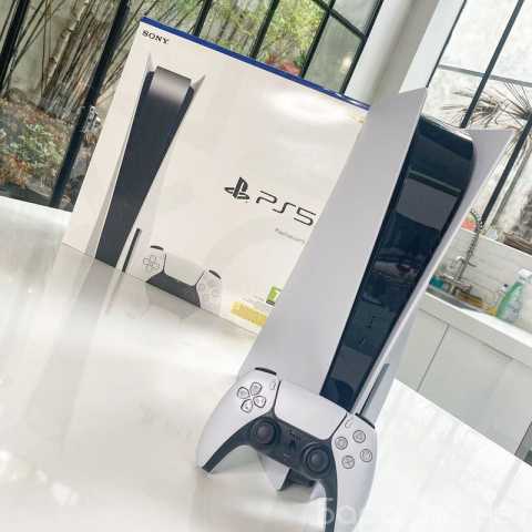 Продам: Sony PS5 PlayStation 5 Console 825Gb whi