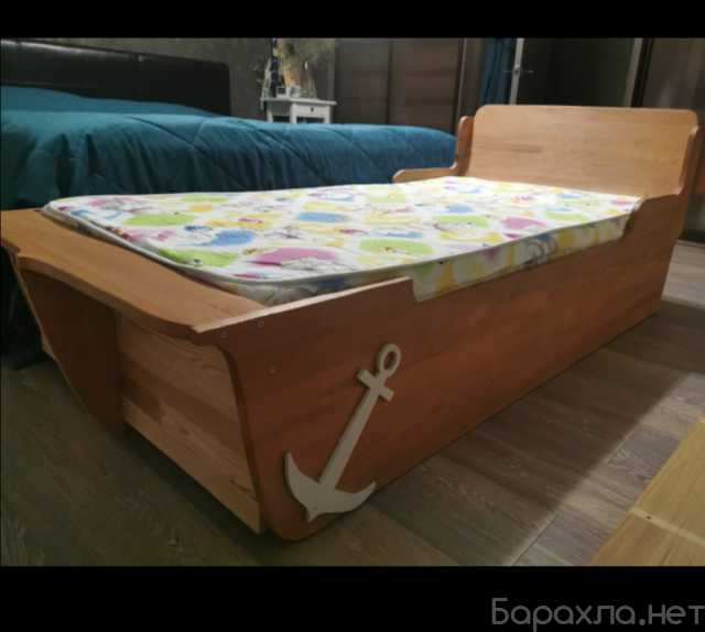 Продам: Кровать детская с матрасом