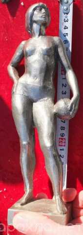 Продам: силуминовая статуэтка Волейболистка , ск