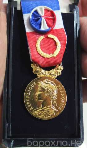 Продам: медаль серебряная именная , с фамилией